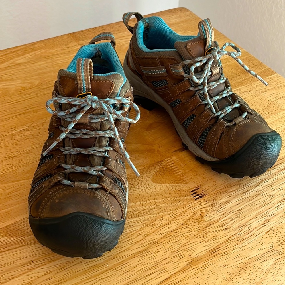 Keen Women's Voyageur Size 7.5